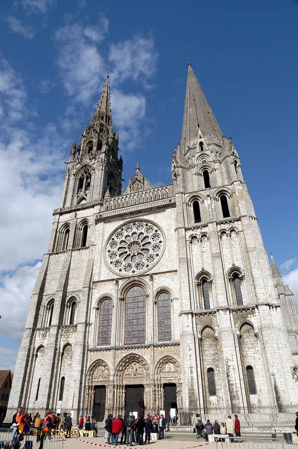 Nom de l'image : D1120740-01.jpg_(c)Norbert-JUNG — Description :  Pèlerinage de Chartres 2004